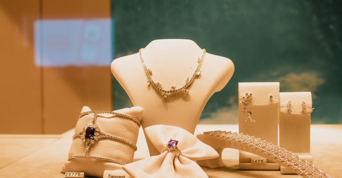 Exploring Statement Earrings: Trends in Brisbane