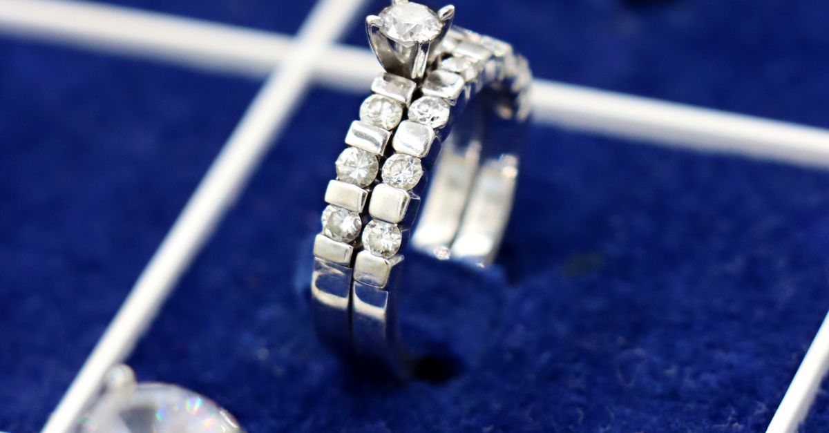 Gift-Wrapping Tips for Jewellery: Making a Lasting Impression