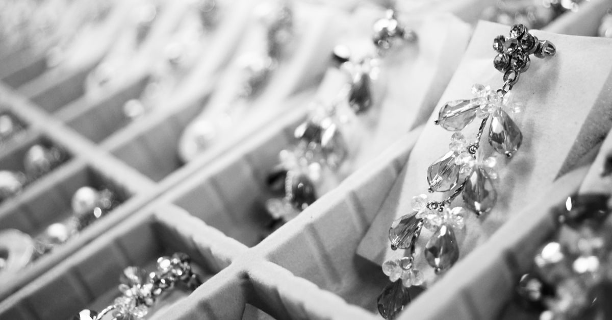 Key Questions to Ask About Return Policies When Buying Jewellery