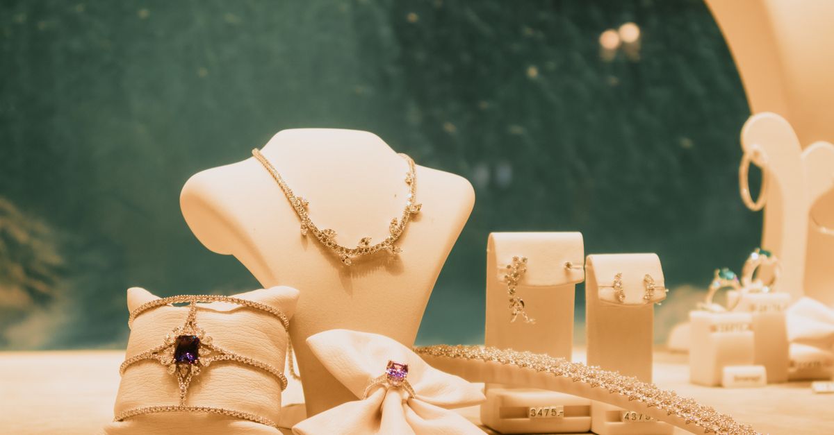 The Best Places to Buy Antique Earrings in Brisbane